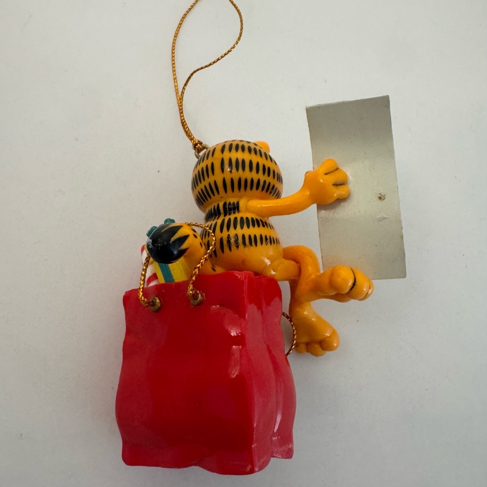 Garfield Holiday Hallmark Ornament Set - Picture 7 of 16